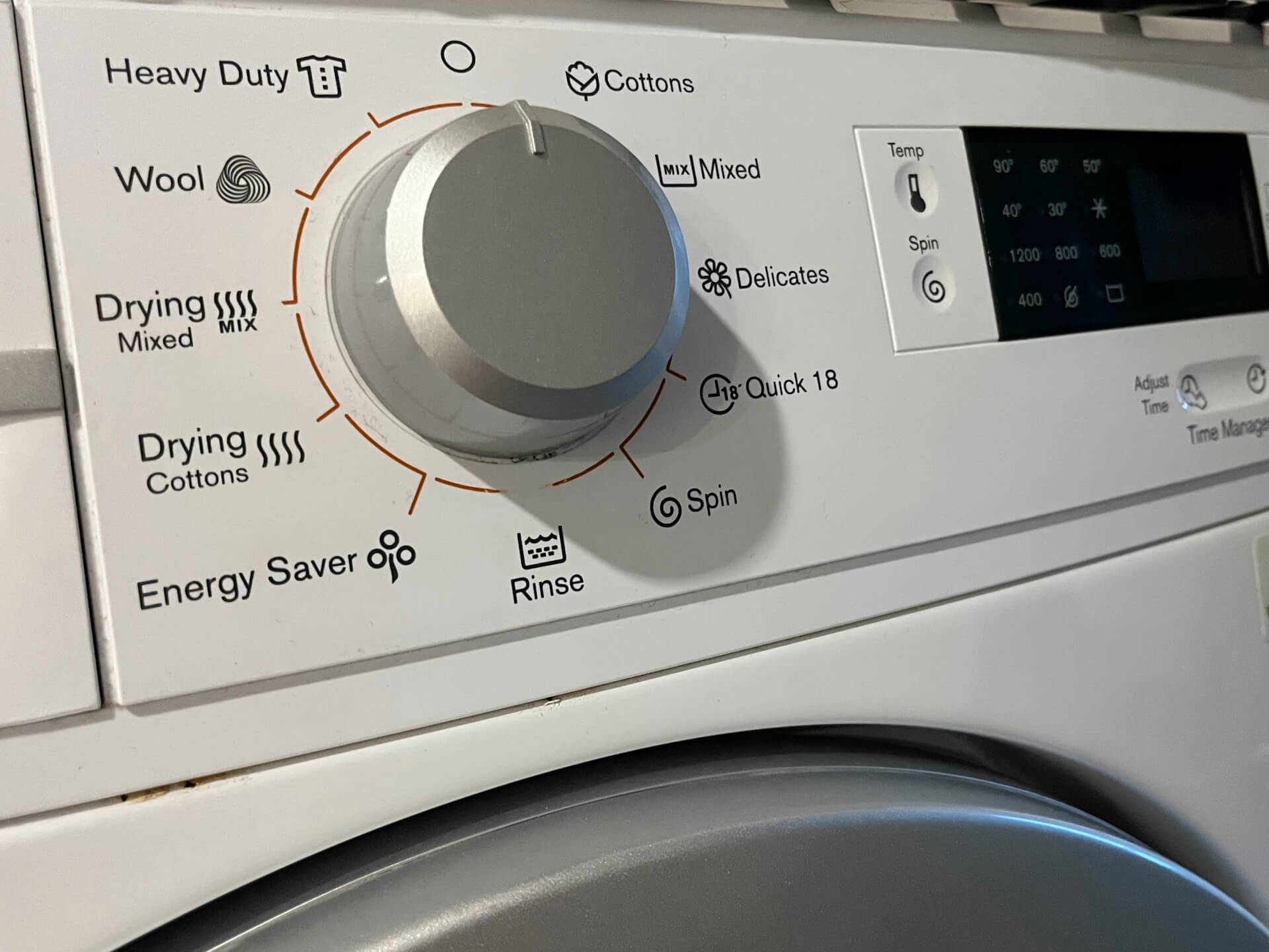 宿泊施設で採用されるホテル向け業務用タオルの主要な特徴